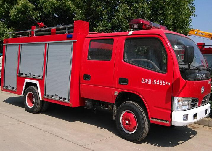 小型水罐消防车