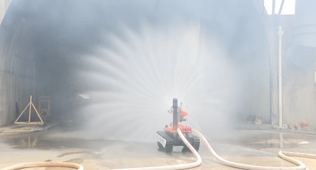 昭通首辆消防灭火机器人在昭阳区&ldquo;上岗&rdquo;明升国际智能提供